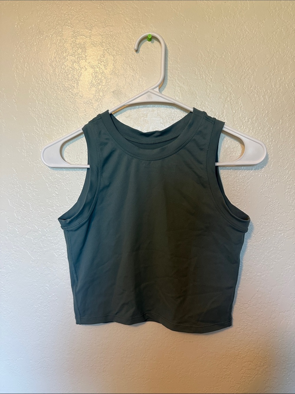 Women's Paragon Sleeveless Crop Tank Top